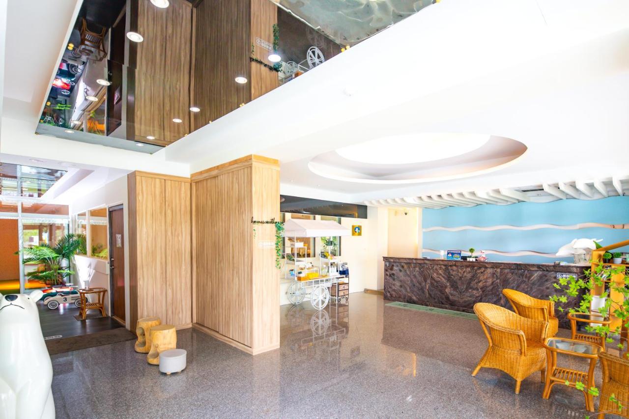 Lovestar Lakeside Hotel - Stars Building نانوان المظهر الخارجي الصورة
